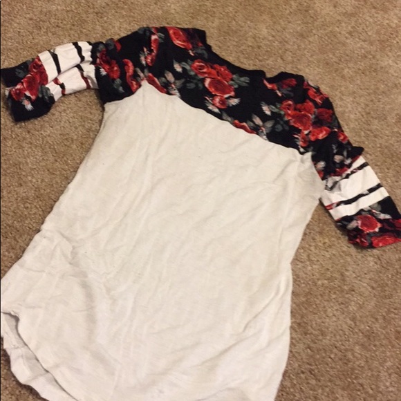 Top - Picture 2 of 2